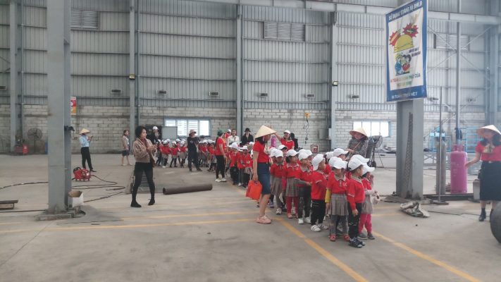 Các cháu trường mầm non đến thăm quan và trải nghiệm thực tế tại công ty MHB